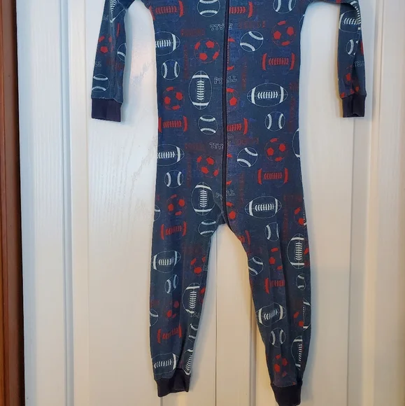Boys 3T one piece no feet pajamas - Picture 3 of 6